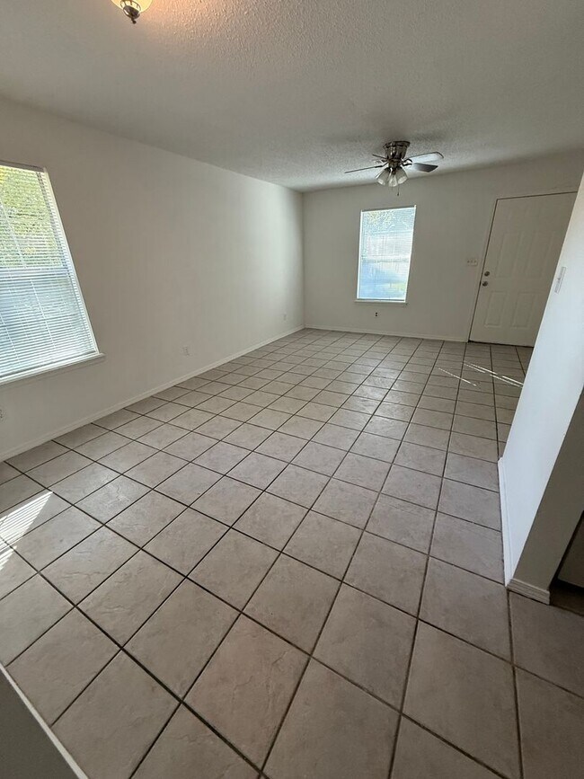 Building Photo - 222-224 Cane Hill St