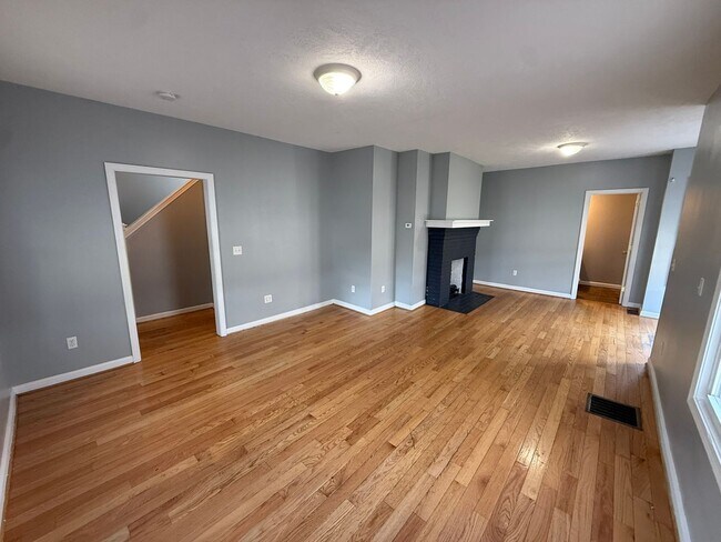Building Photo - 22 Burr St