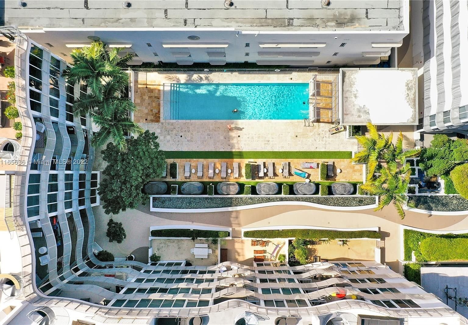 Building Photo - 2100 Park Ave