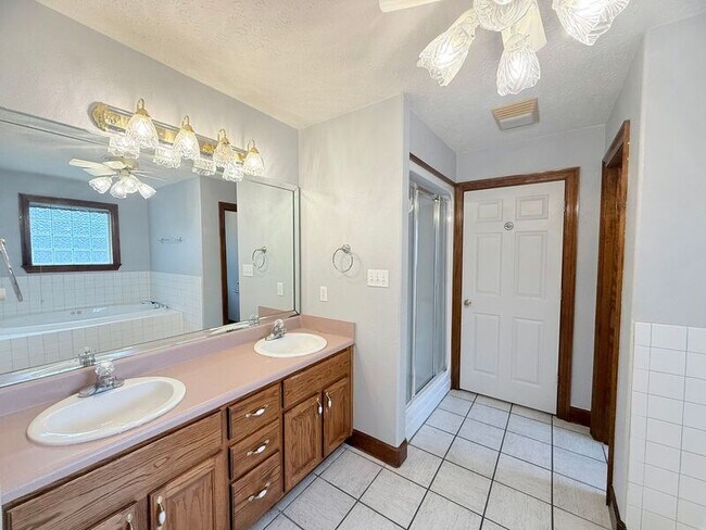 Building Photo - 5330 Morgan Ridge Dr