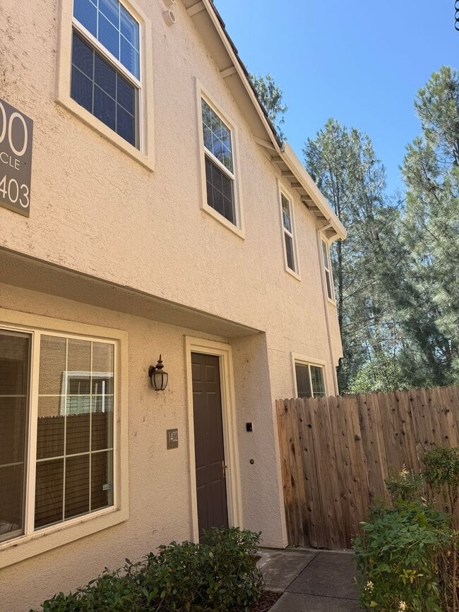 Building Photo - NICE 2-STORY CONDO 3 BED, 2.5 BATH, & 2 CAR GARAGE NEAR SHOPPING & HWY 50!