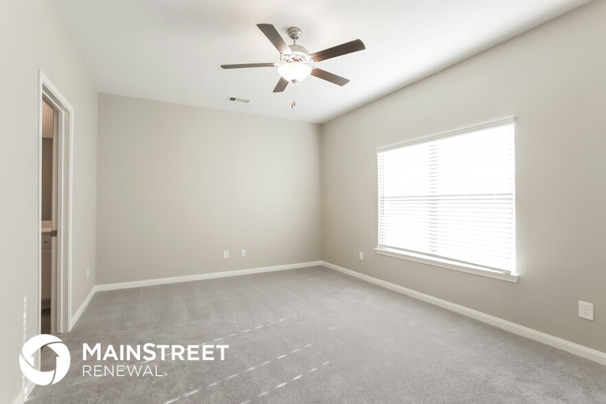 Building Photo - 23018 Bellini Dr