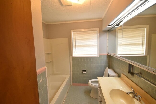 Building Photo - 3619 Penwood Way