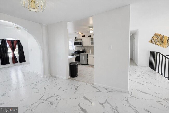 Building Photo - 610 Ogden Dr