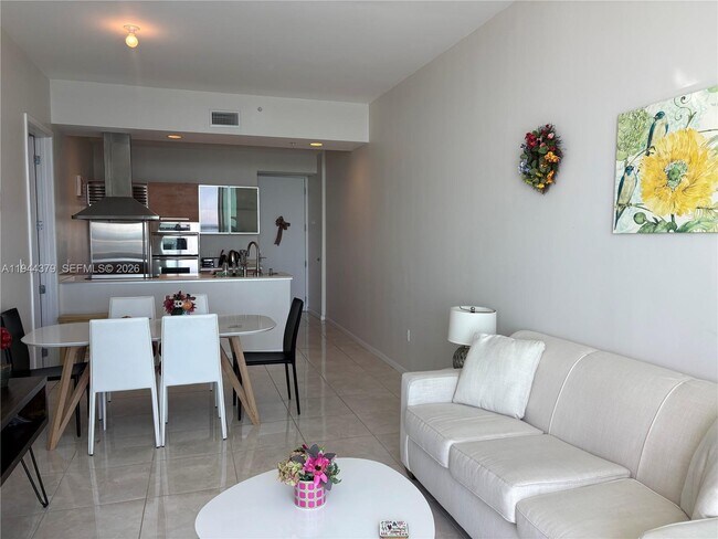 Building Photo - 218 SE 14th St