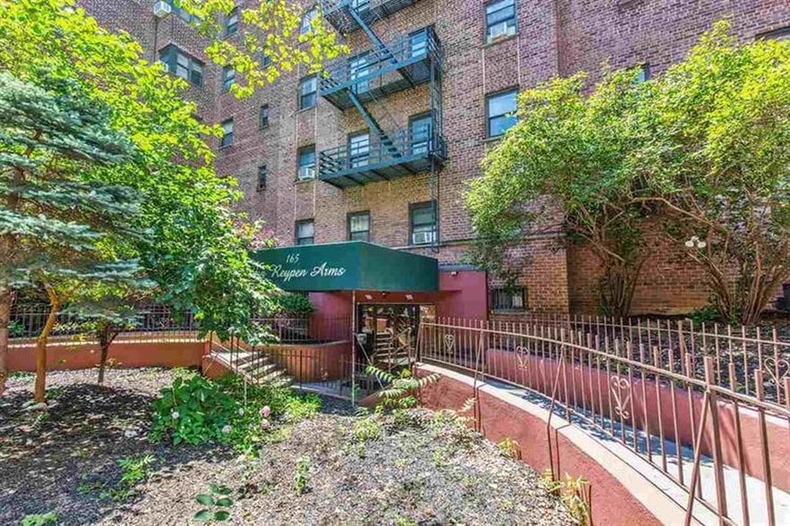 Elevator Building - 165 Vroom St