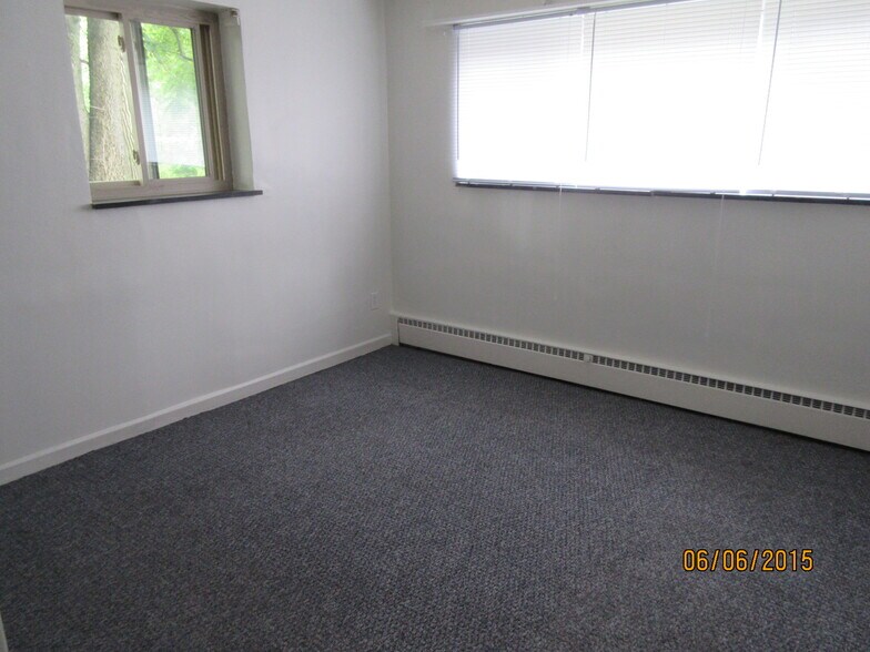 Building Photo - 524 Imo Dr