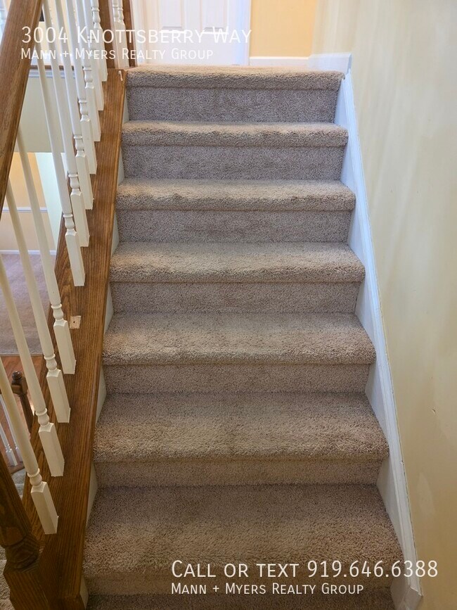 Building Photo - 3004 Knottsberry Way