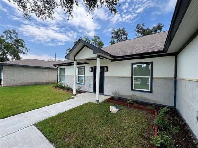 Building Photo - 13314 Oak Ledge Dr