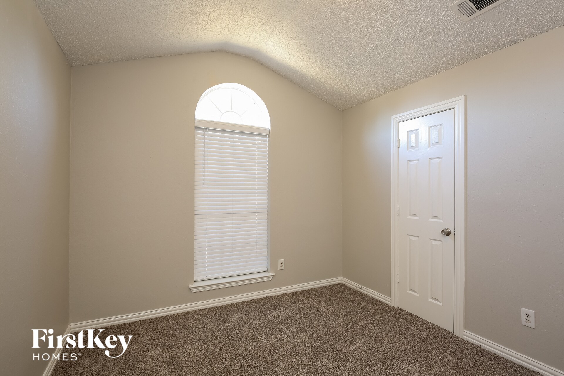 Building Photo - 805 Shadybrook Ln