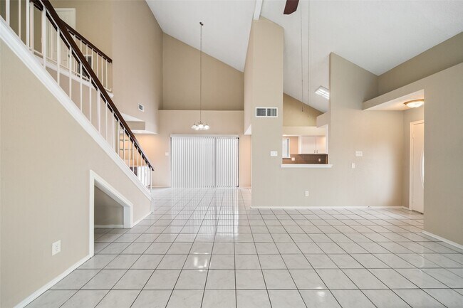 Building Photo - 2610 Lazy Spring Ct