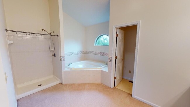 Building Photo - 6498 Ringsend Ct