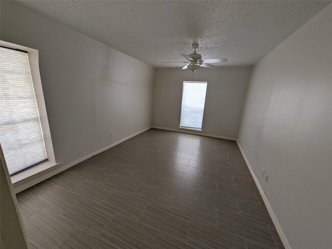 Building Photo - 9017 Rue Cambon St