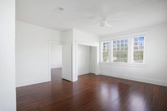 Building Photo - Renovated 2 bedroom 1 bathroom with office space Baldwin Park
