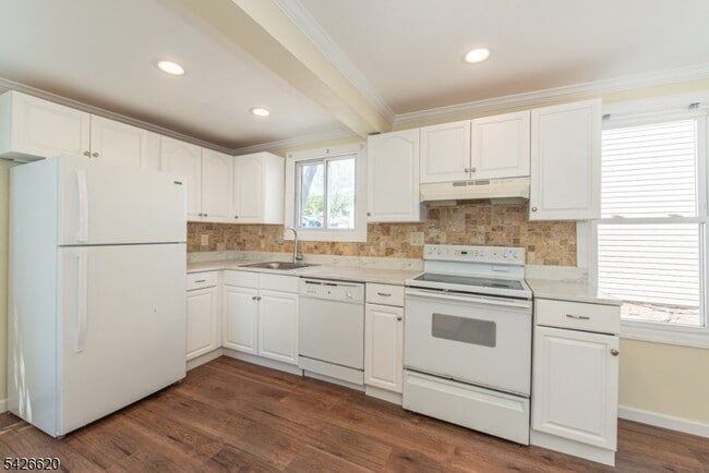 Building Photo - 108 Lafayette St