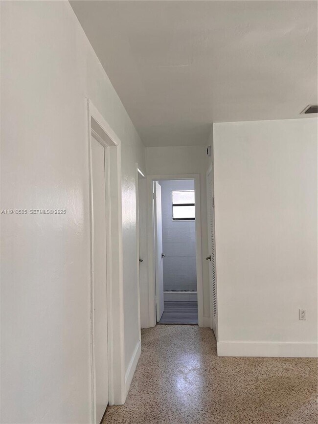 Building Photo - 59 E 20th St