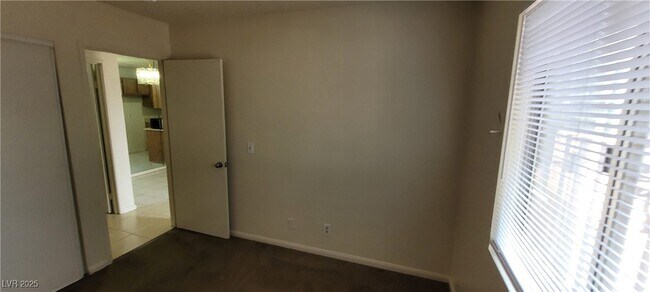 Building Photo - 4955 Jeffreys St