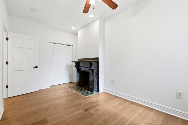 Building Photo - 2306 E Carson St