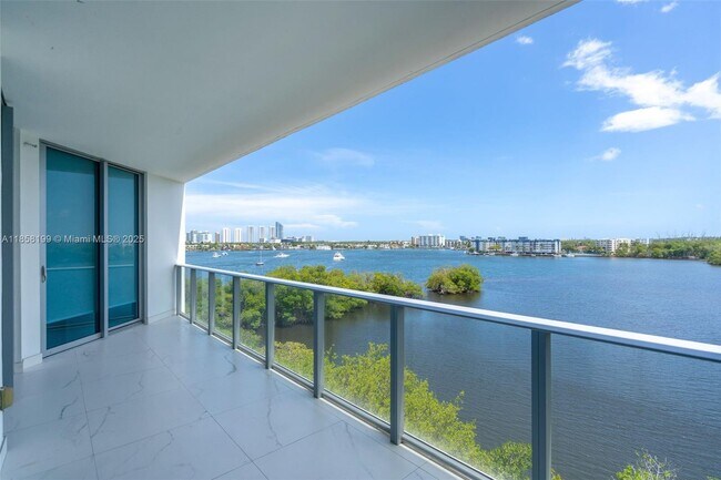 Building Photo - 17111 Biscayne Blvd