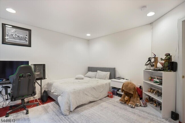 Building Photo - 80 Henning Terrace