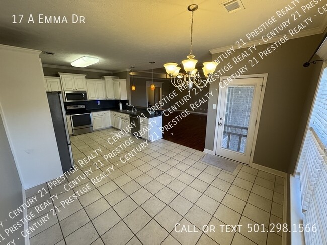 Building Photo - 17 Emma Dr