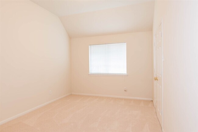 Building Photo - 9115 Sunny Ridge Dr