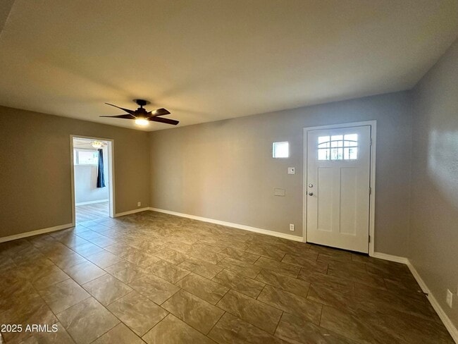 Building Photo - 1802 E Hubbell St