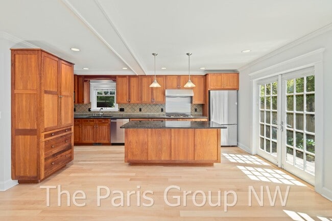 Building Photo - Exceptional Green Lake 3BR * Gorgeous In &...
