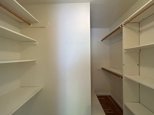 Building Photo - 2 Bed, 2.5 Bath Walnut Creek Home – Peacef...