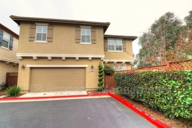 Building Photo - 217 Barnhill Dr