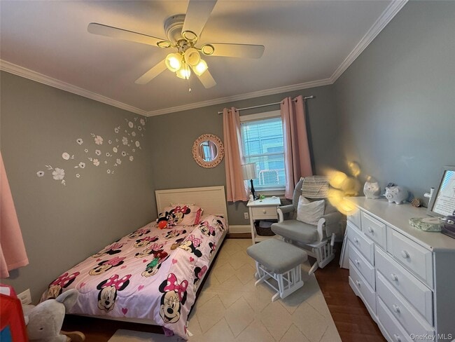 Building Photo - 433 W Park Ave