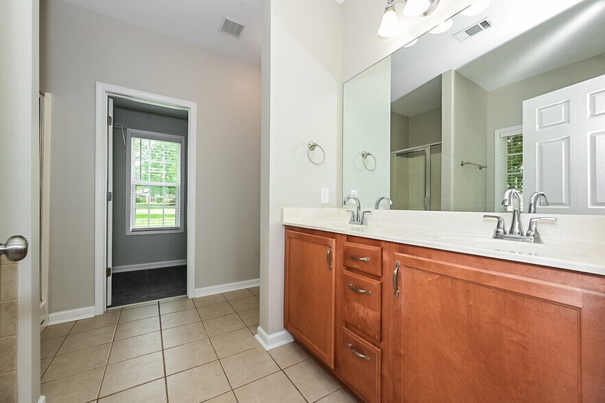 Building Photo - 114 Rockbridge Loop