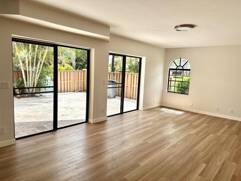 Building Photo - 8074 Severn Dr