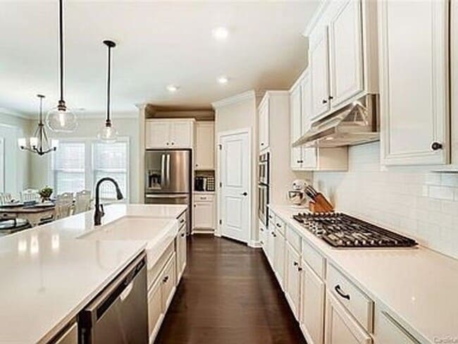 Building Photo - Ellington Downs Home! Top Rated Schools!