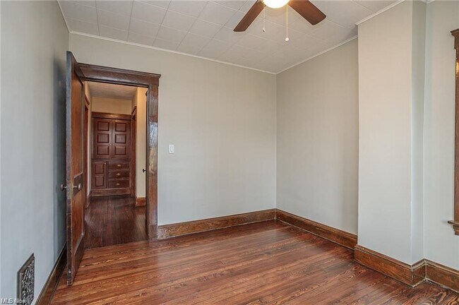 Building Photo - 1206 Edwards Ave
