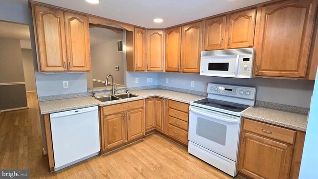 Building Photo - 5987 Clerkenwell Ct
