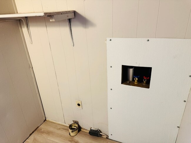 Building Photo - 2 Bedroom Just Remodeled Trailer in Billings Heights