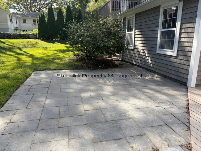 Building Photo - 27-A Laurel Lane