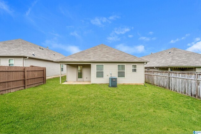 Building Photo - 4849 Cove Ln