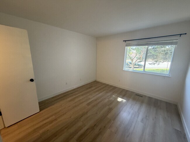Building Photo - 2461 S Xanadu Way