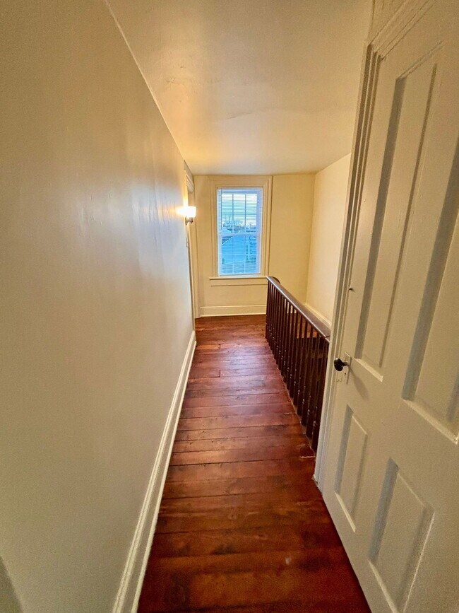 Building Photo - 690 Columbia Ave