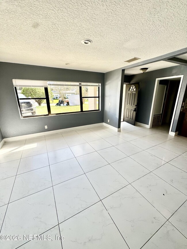 Building Photo - 5415 Lori Dr S