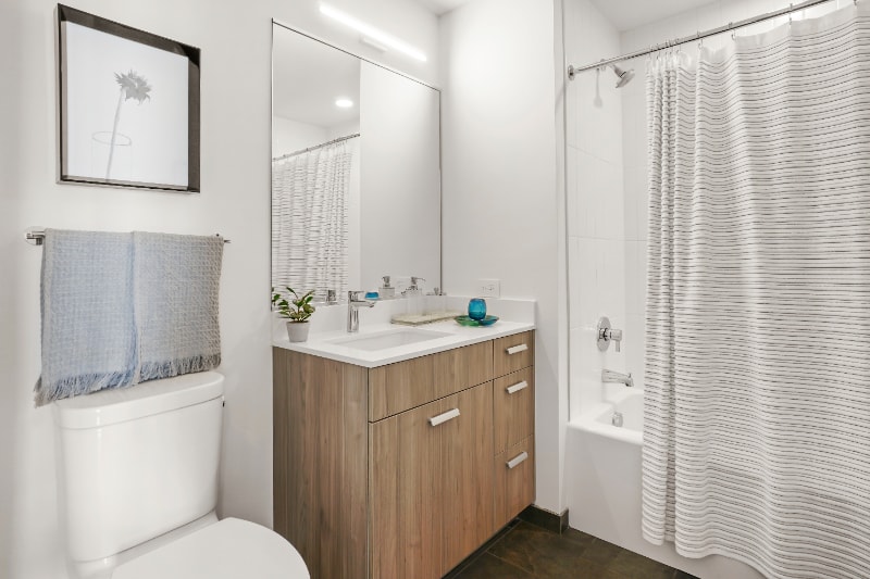 Building Photo - 491 E Waterside Dr