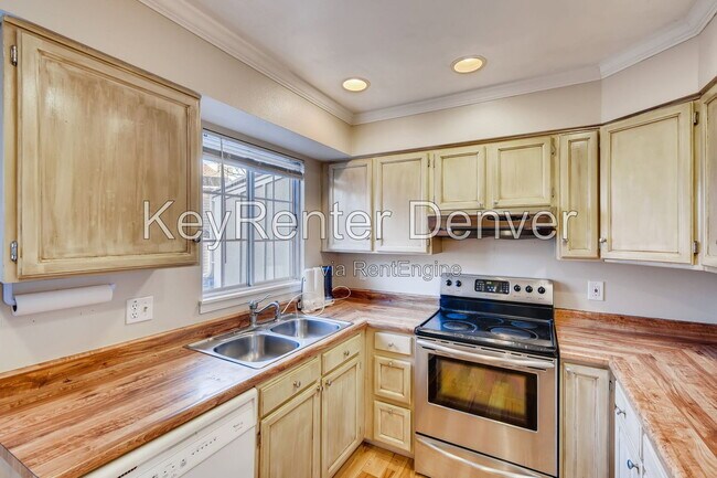 Building Photo - 9555 W Coal Mine Ave