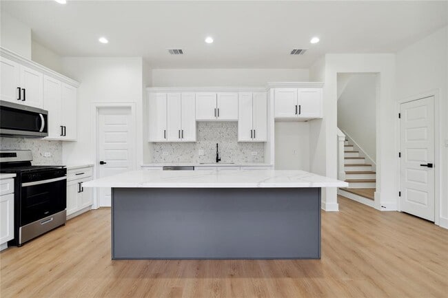 Building Photo - 4629 Balkin St