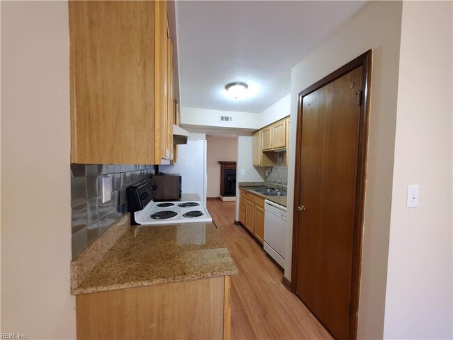 Building Photo - 5489 Davis Way