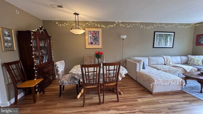 Building Photo - 9228 Blue Grass Rd