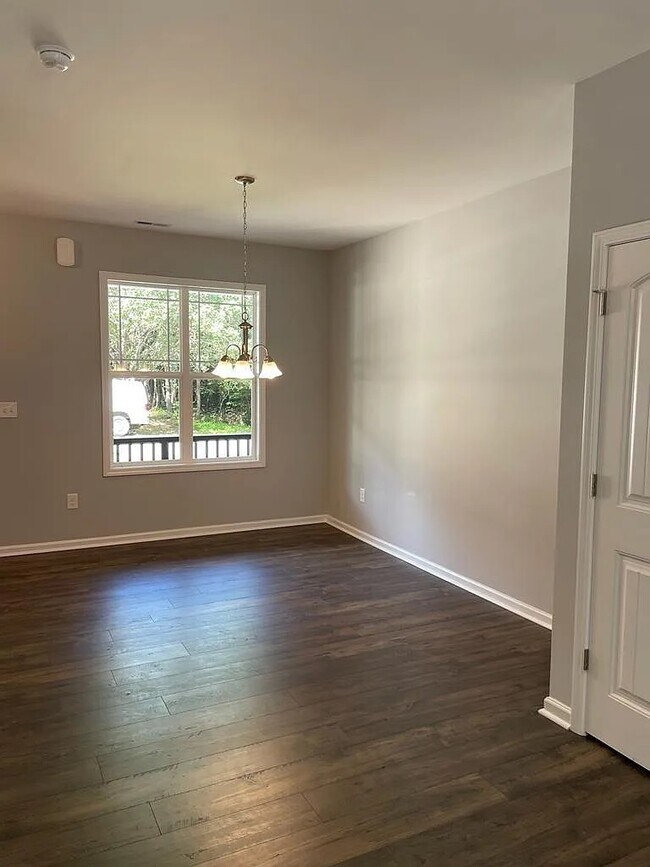 Building Photo - 103 Stewarts Knob Dr