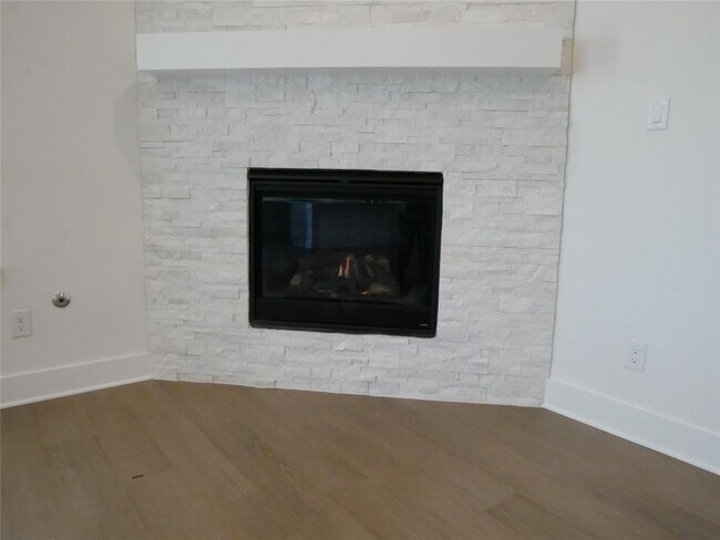 Building Photo - 8503 Pier Cove Dr