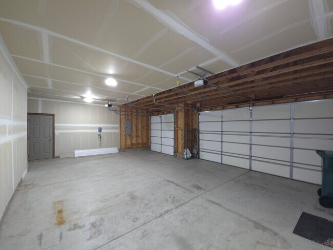 Building Photo - 6519 W Conner St